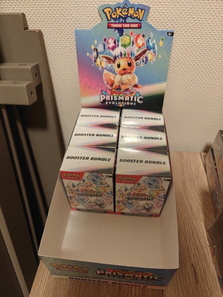 Prismatic evolutions booster bundles(x3), Ophalen, Nieuw, Boosterbox, Foil