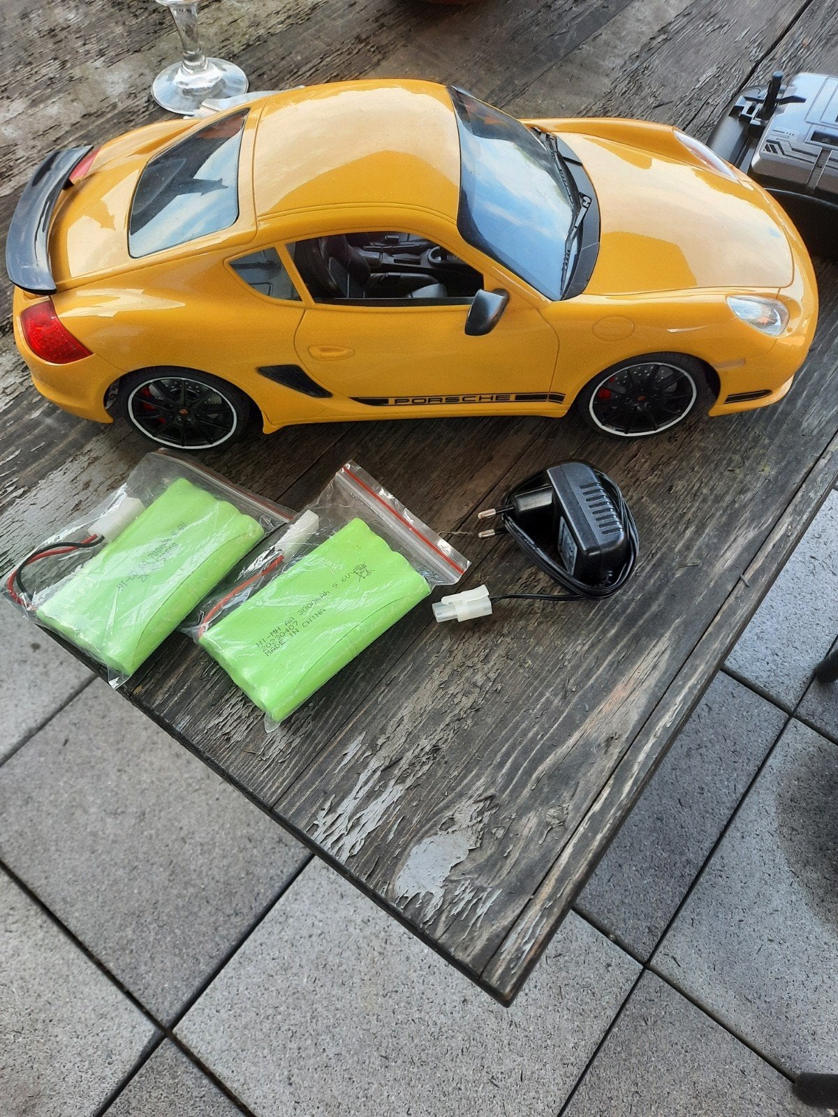 Rc porsche carrera schaal 1/10, Hobby & Loisirs créatifs, Modélisme | Radiocommandé & Téléguidé | Voitures, Enlèvement