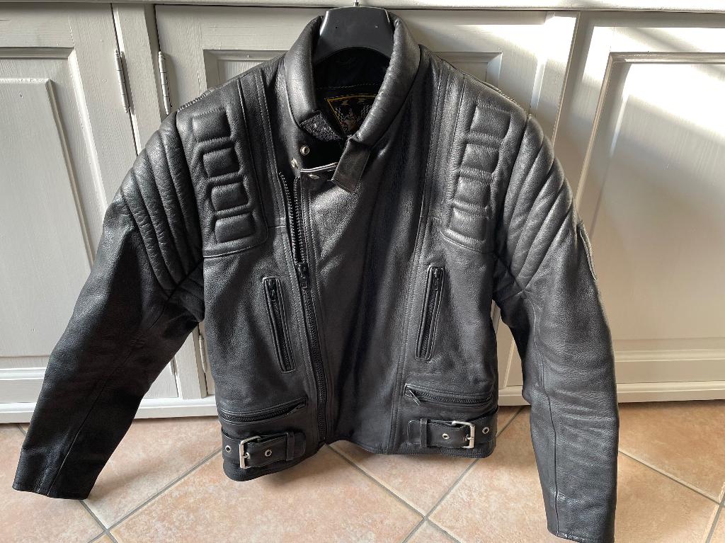 BLOUSON MOTO CUIR - STYLE VINTAGE - Taille 50, Motos, Vêtements | Vêtements de moto, Manteau | cuir, Hommes, Seconde main, Enlèvement