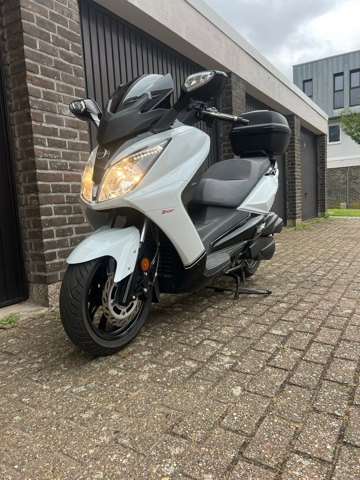 Sym GTS 125i Sport SLECHTS 900KM!!, Fietsen en Brommers, Ophalen, Overige modellen, 125 cc, Zo goed als nieuw