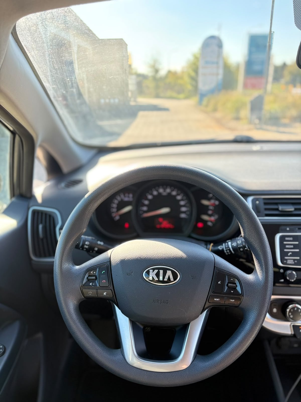 Kia rio 2016 benzine 124098 km, Auto's, Voorwielaandrijving, Stof, Particulier, Dealer onderhouden