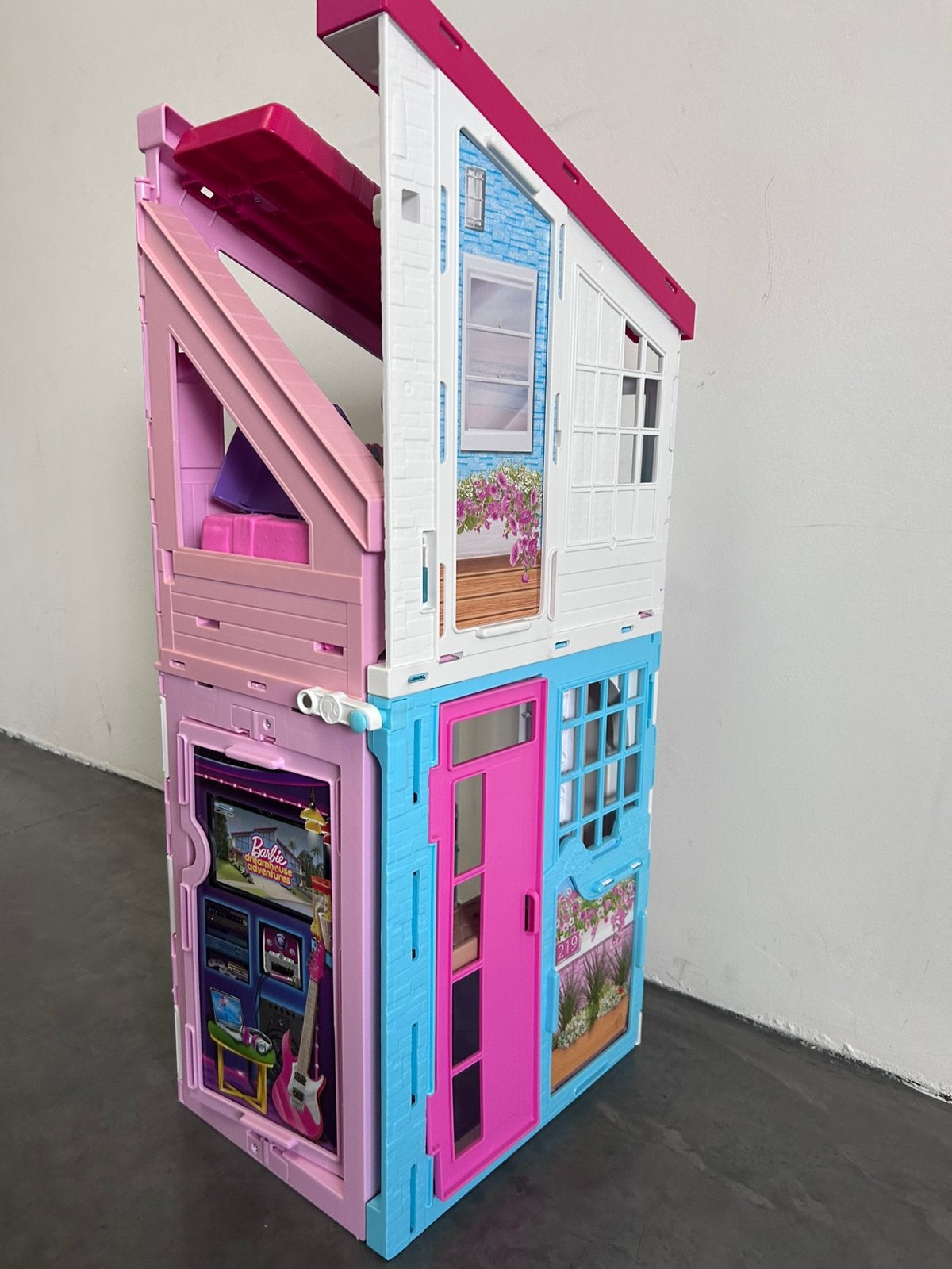 Inklapbaar Barbie huis en vele spullen en poppen, Kinderen en Baby's, Speelgoed | Poppenhuizen, Ophalen, Zo goed als nieuw