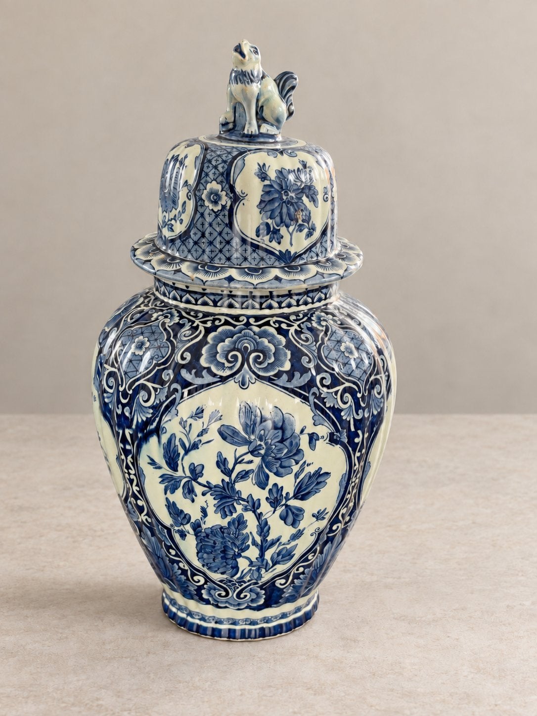 Delfts blauwe dekselvaas Petrus Regout Maastricht – 50 cm, Antiek en Kunst, Ophalen
