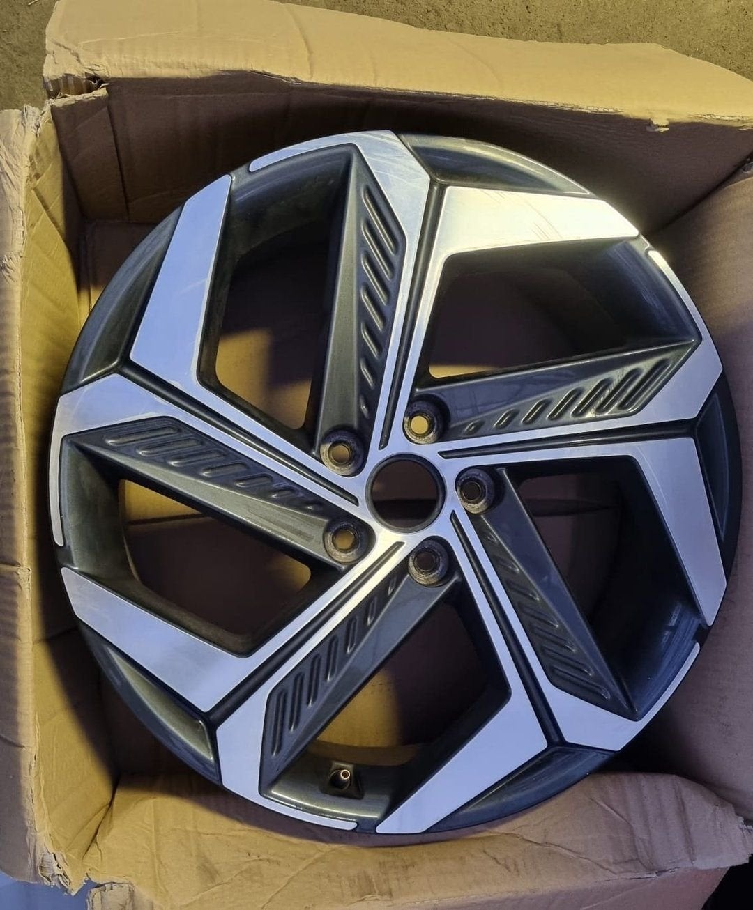 HYUNDAI TUCSON MK4 IV 19 VELG GREY DIAMOND CUT 52910N7320