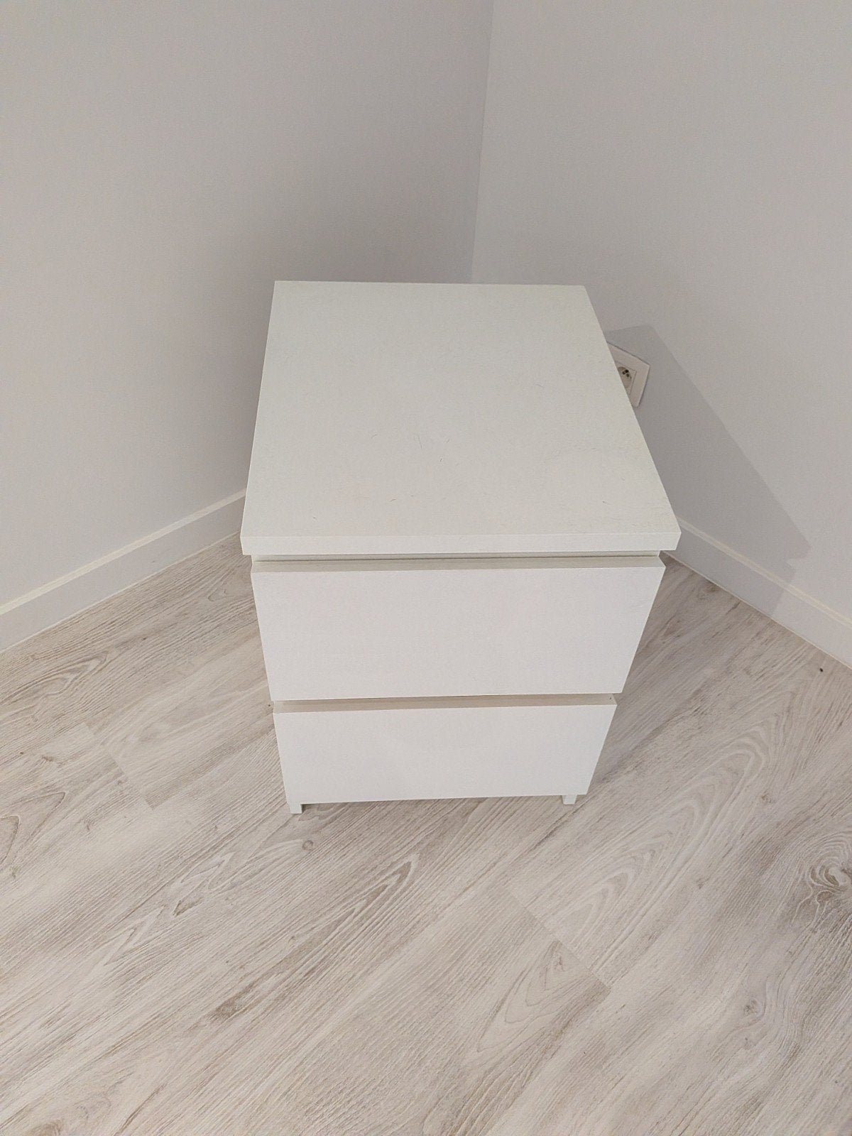 Table de chevet Ikea blanche, Maison & Meubles, Enlèvement