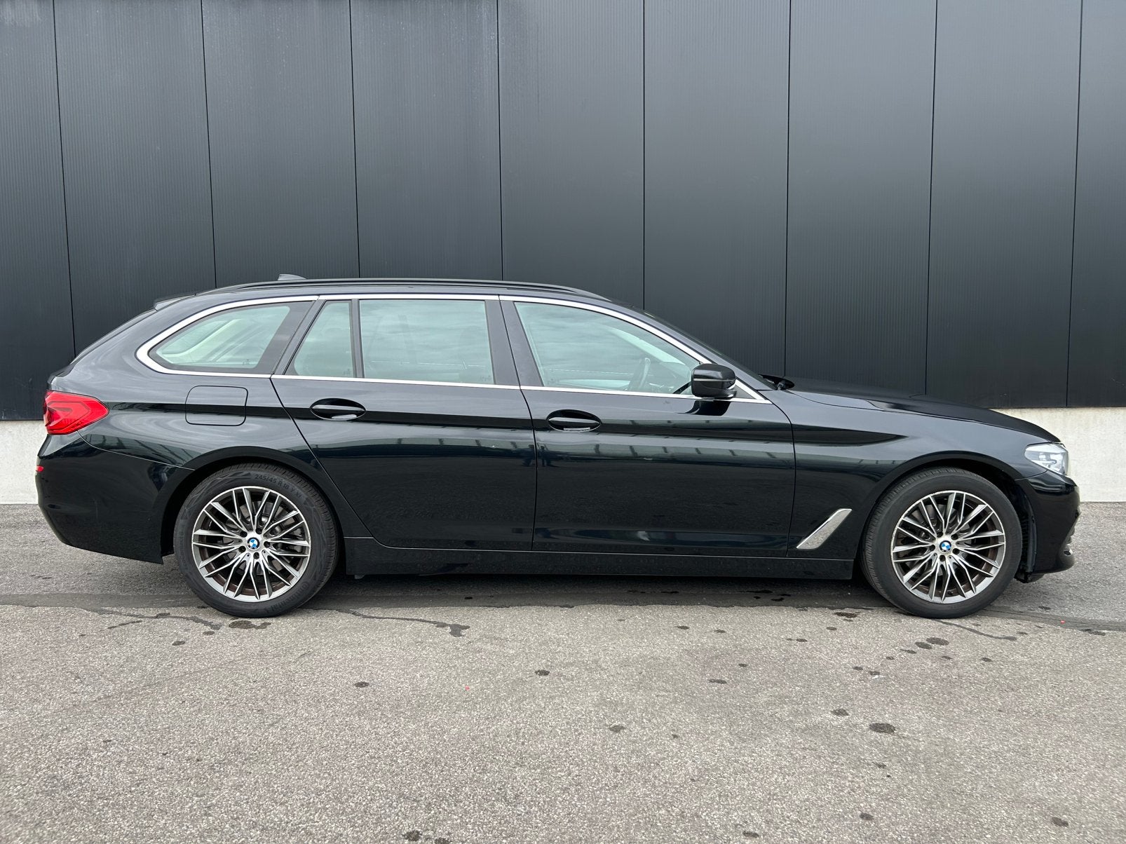 BMW 520d Touring / Automaat / Perfecte staat, Auto's, BMW, Automaat, Dealer onderhouden, Navigatiesysteem, Zwart