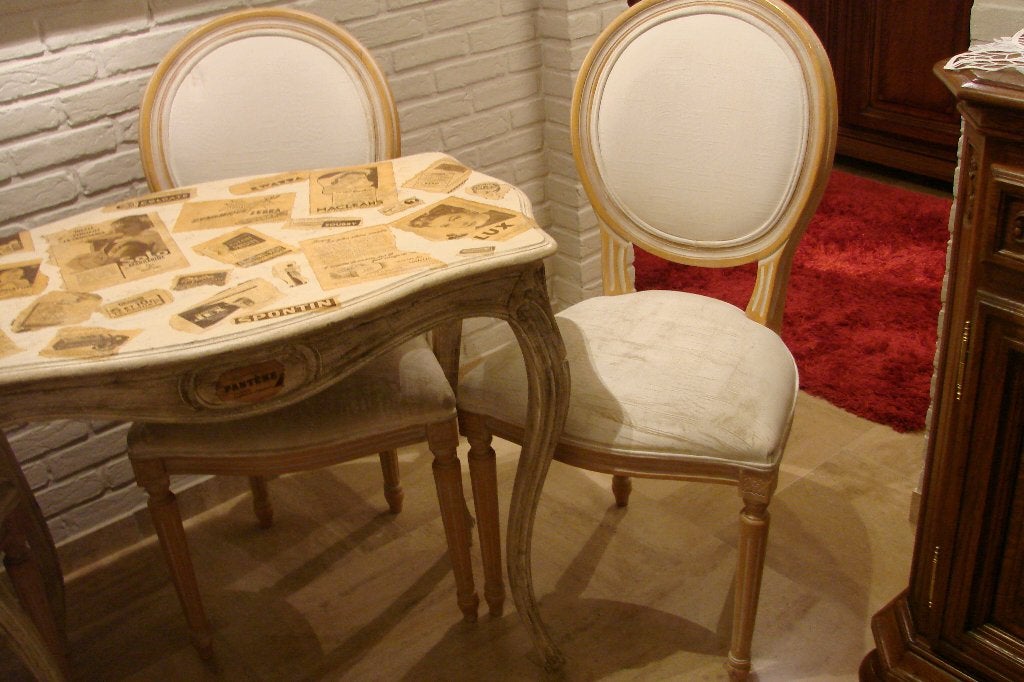 brocante: 3 stoelen Louis XVI en tafeltje, Ophalen