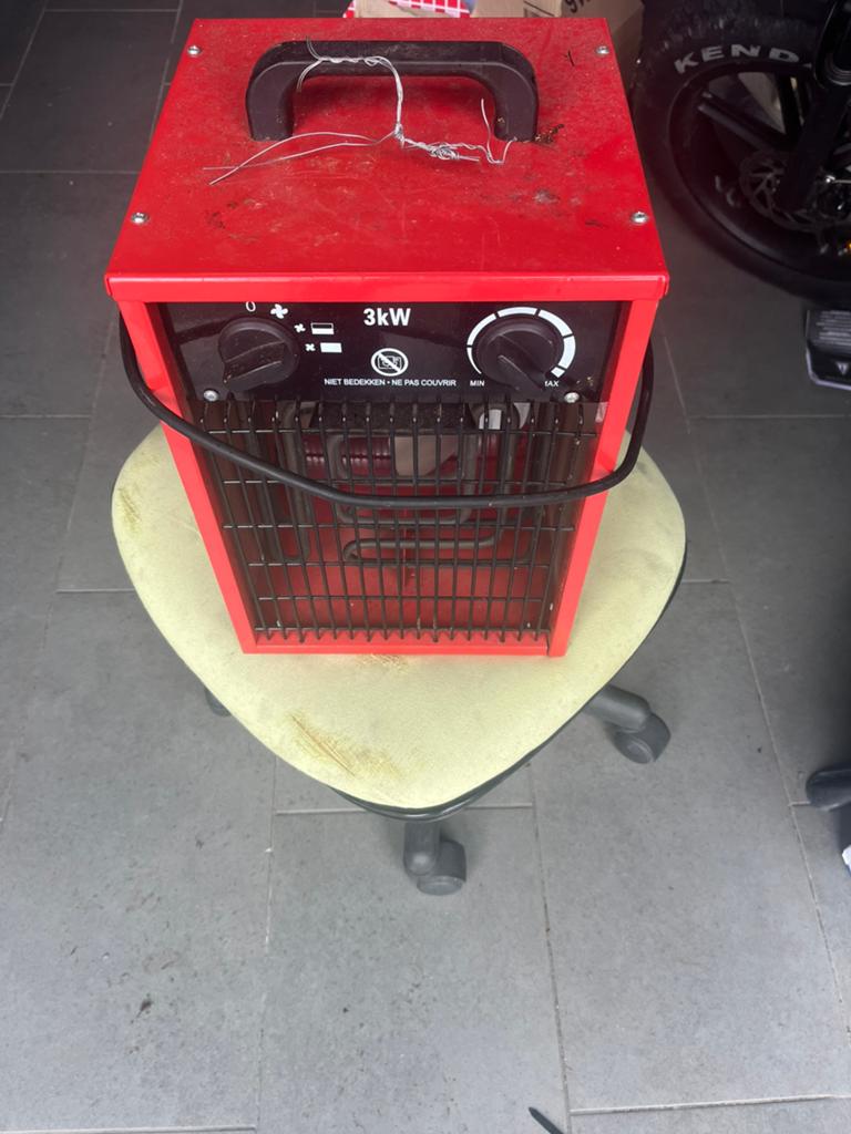 Ventilator kachel 3 Kw, Doe-het-zelf en Bouw, Verwarming en Radiatoren, Ophalen, Zo goed als nieuw, Kachel