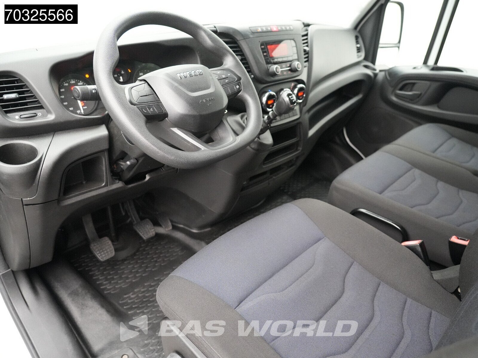 Iveco Daily 35C16 Laadklep Dubbellucht Bakwagen Airco Cruise, Auto's, Stof, Gebruikt, Euro 6, Iveco