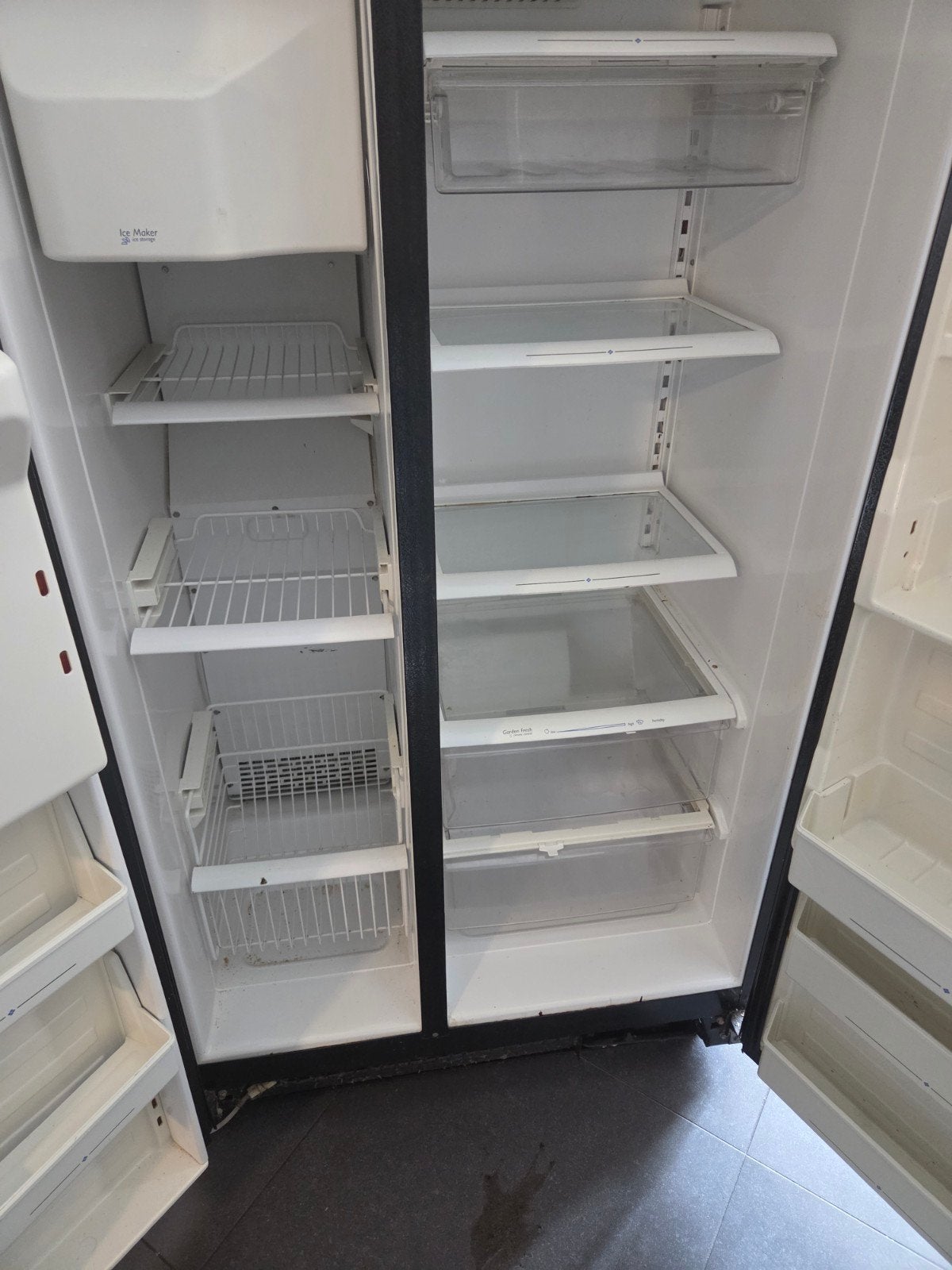 frigo en diepvries  en ijsblokjes machine, Ophalen