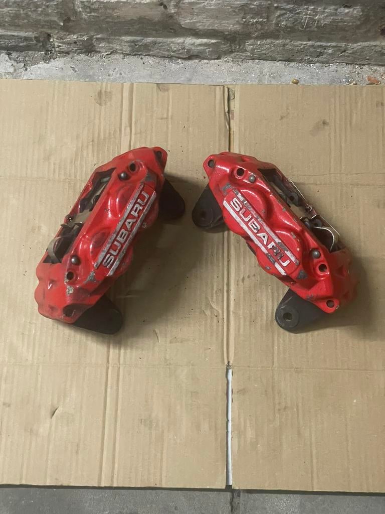Subaru Impreza WRX/STI Front Brakes 4 Pot Calipers, Enlèvement ou Envoi, Subaru