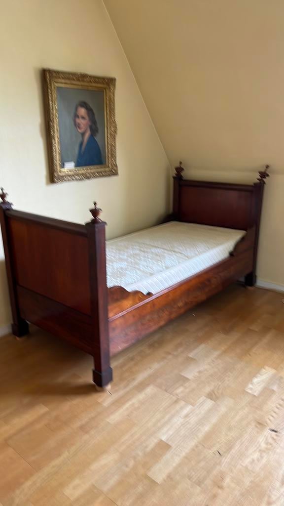 Vintage bedje, Huis en Inrichting, Slaapkamer | Complete slaapkamers, Ophalen, Zo goed als nieuw