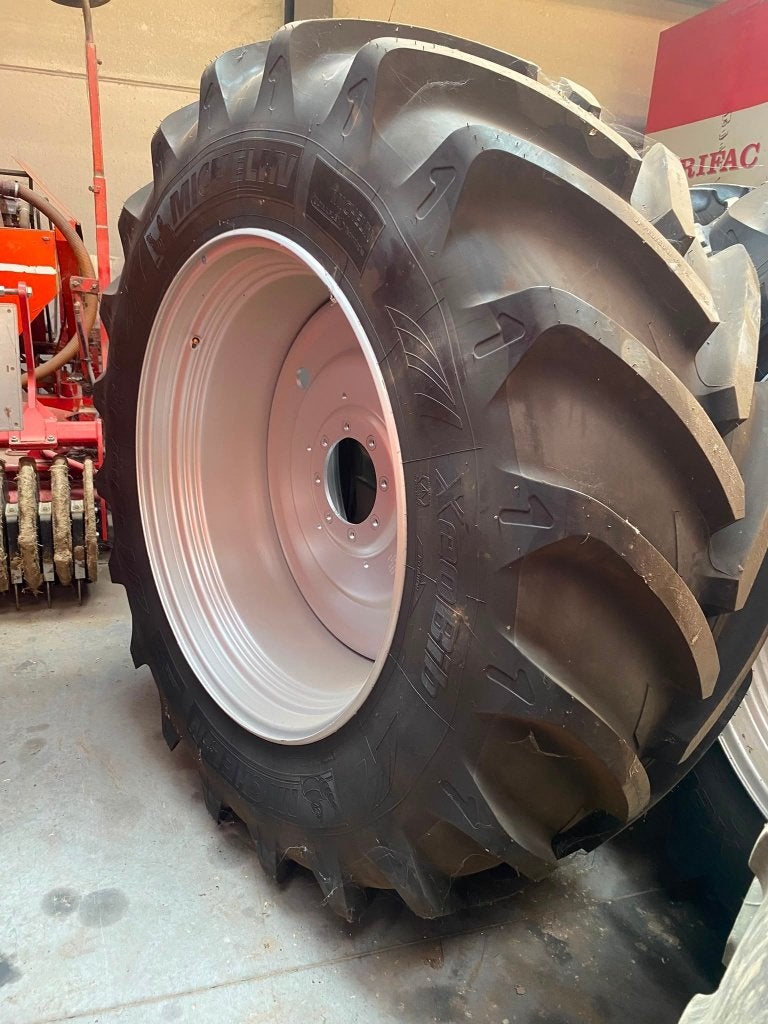 Jeu de Roues + Pneus Xeobib VF710/60R42, Enlèvement