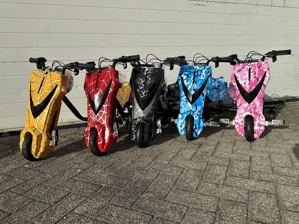 Elektrische Drift Trike Kart 250W Bluetooth cadeautip NIEUW, Ophalen of Verzenden, Nieuw