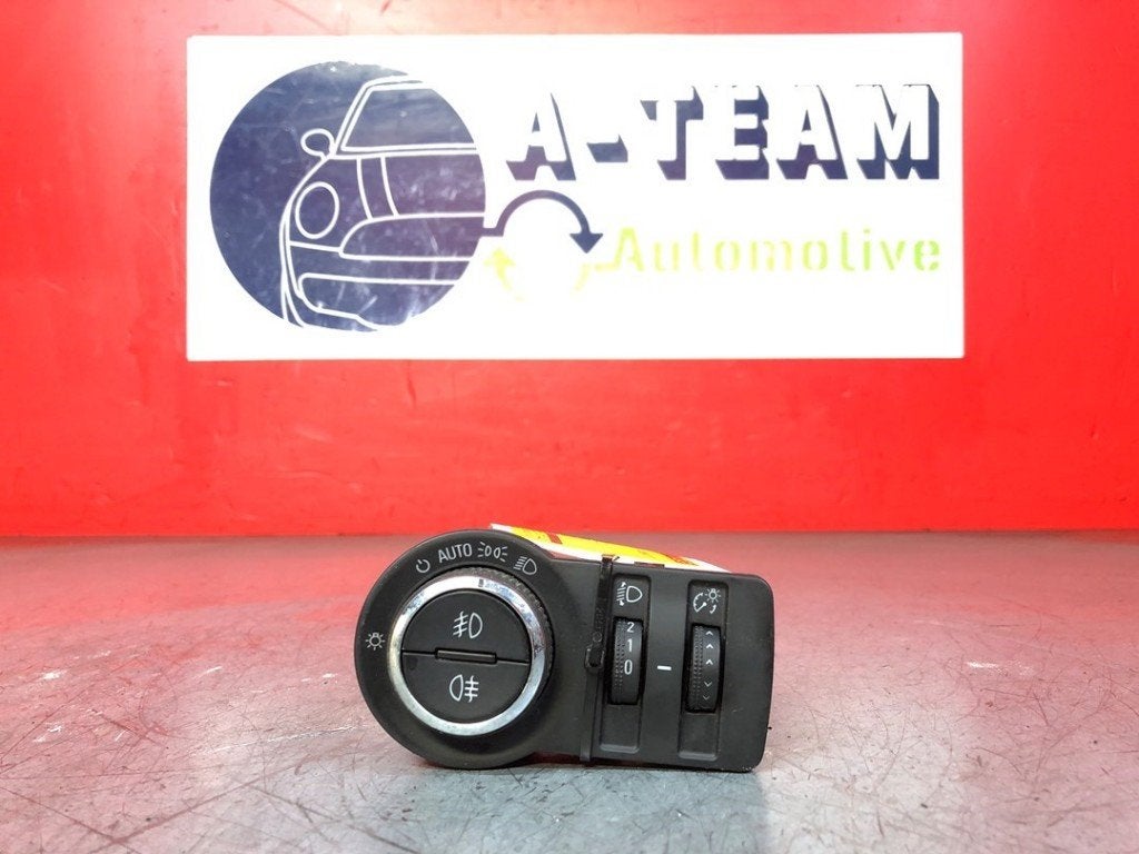 LICHTSCHAKELAAR Opel Astra J (PC6 / PD6 / PE6 / PF6), Gebruikt, Opel, Opel Automobile GmbH, Kontakt-opel@opel.com