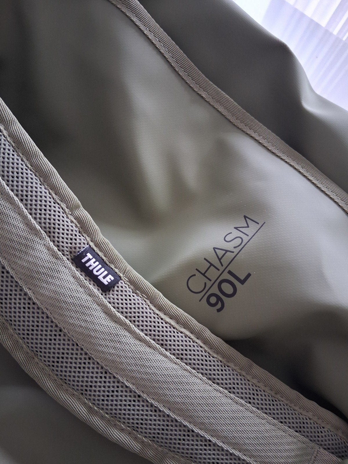 Reistas duffelbag Thule Chasm 90L olivine, Ophalen