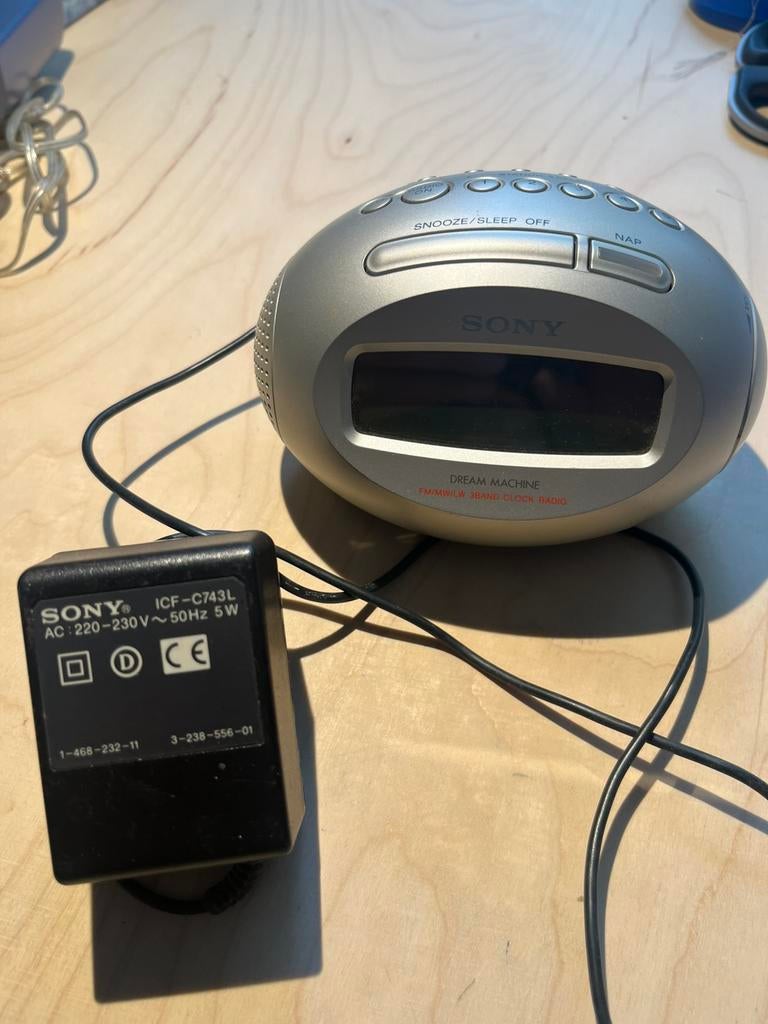 Reveil sony, Ophalen of Verzenden, Gebruikt