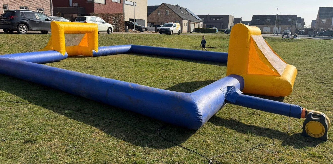 Prachtig opblaasbaar voetbalveld, Ophalen, Gebruikt