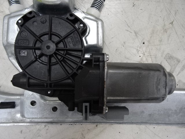 MOTEUR LEVE VITRE ELECTRIQUE AVANT DROIT DS DS 3 (SA), Taurusavenue 1
2132 LS  Hoofddorp, NL, Webaccessibility@stellantis.com
