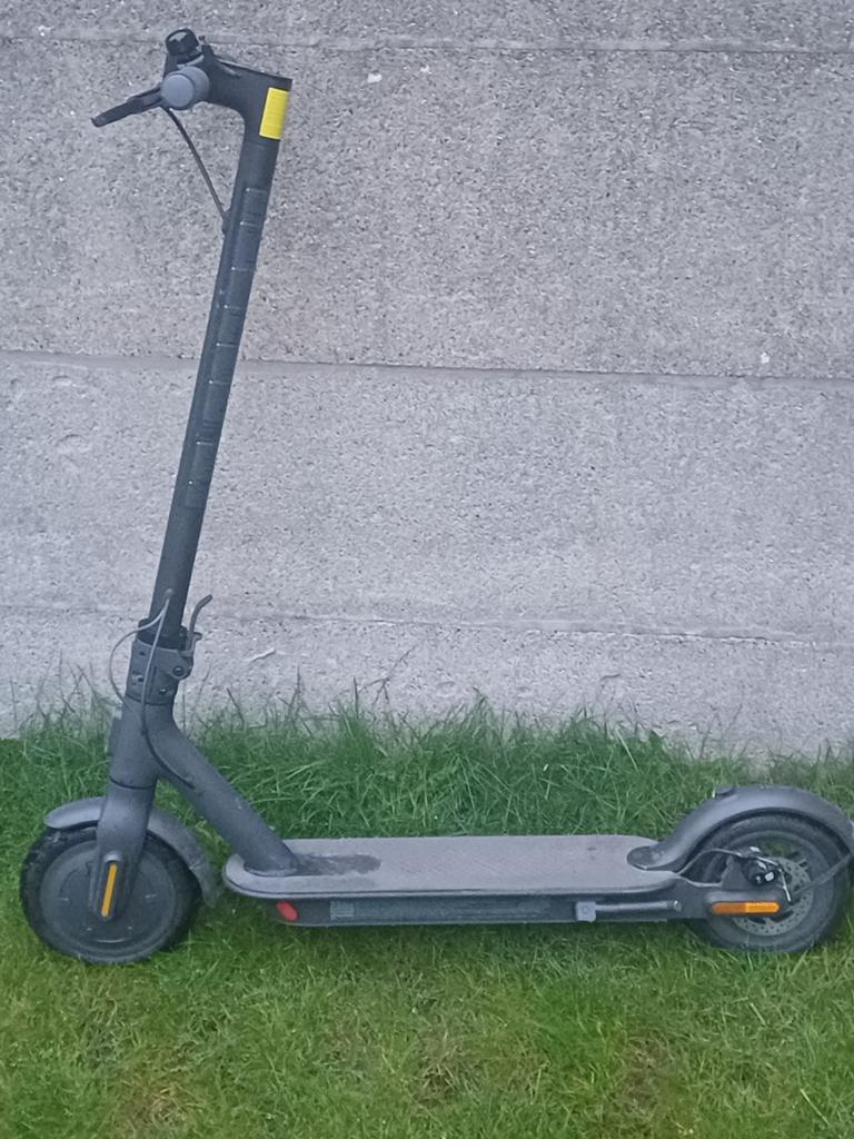 Xiaomi step, Fietsen en Brommers, Steps, Zo goed als nieuw, Elektrische step (E-scooter), Ophalen