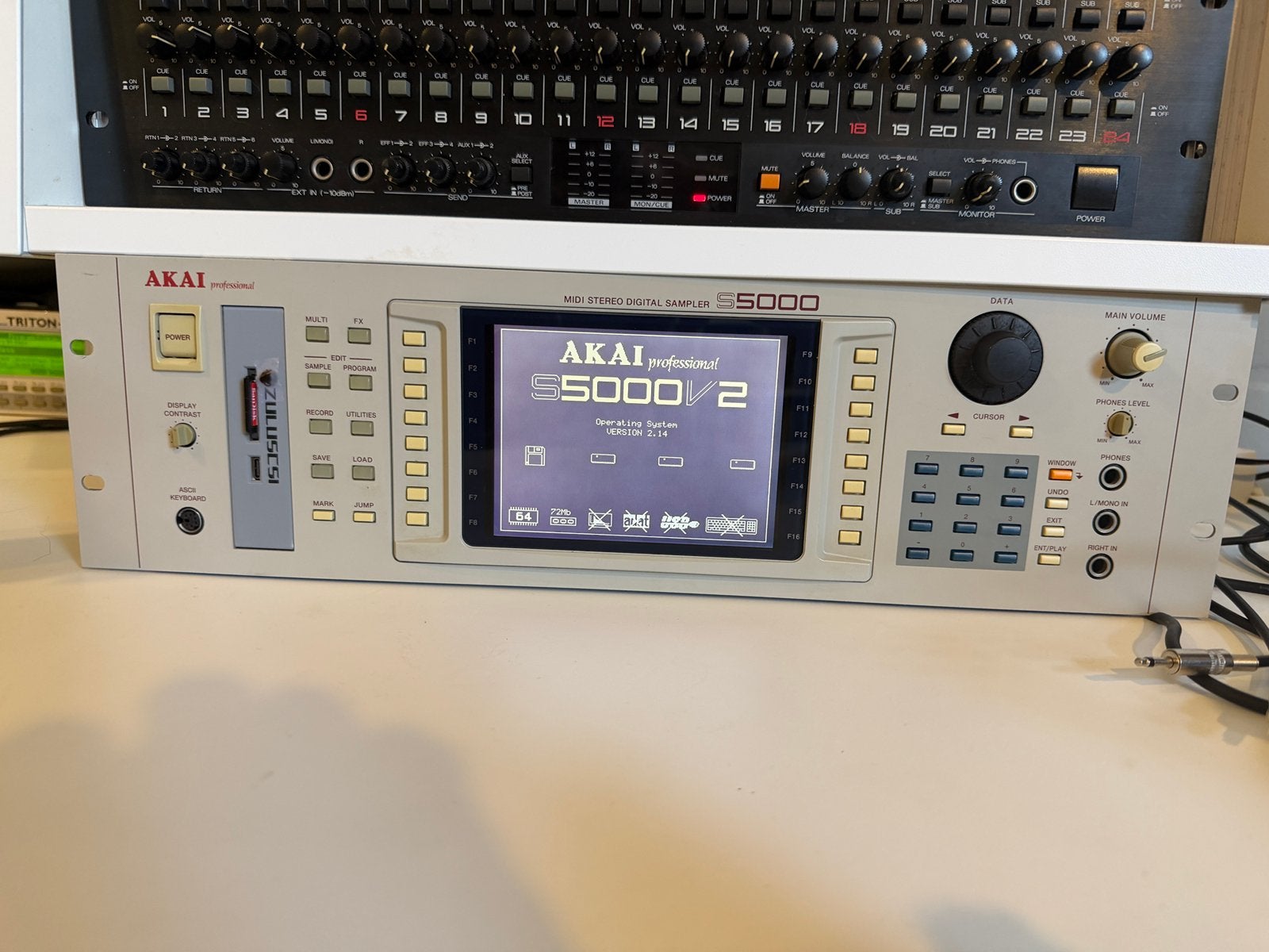 Akai s5000 sampler met zuluscsi, Ophalen of Verzenden, Zo goed als nieuw