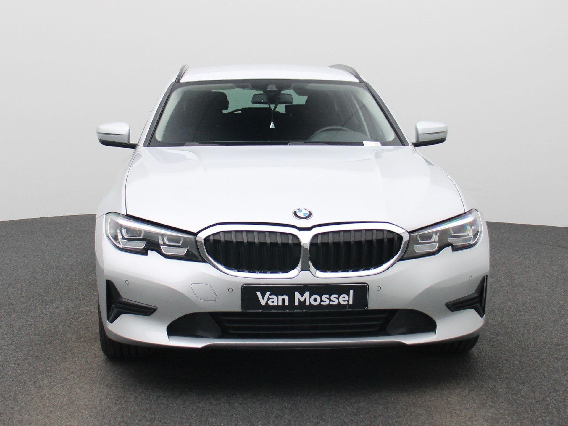 BMW 3 Serie Touring 318dA (110 kW) (automatique), Argent ou Gris, 1800 kg, 110 kW, Entreprise