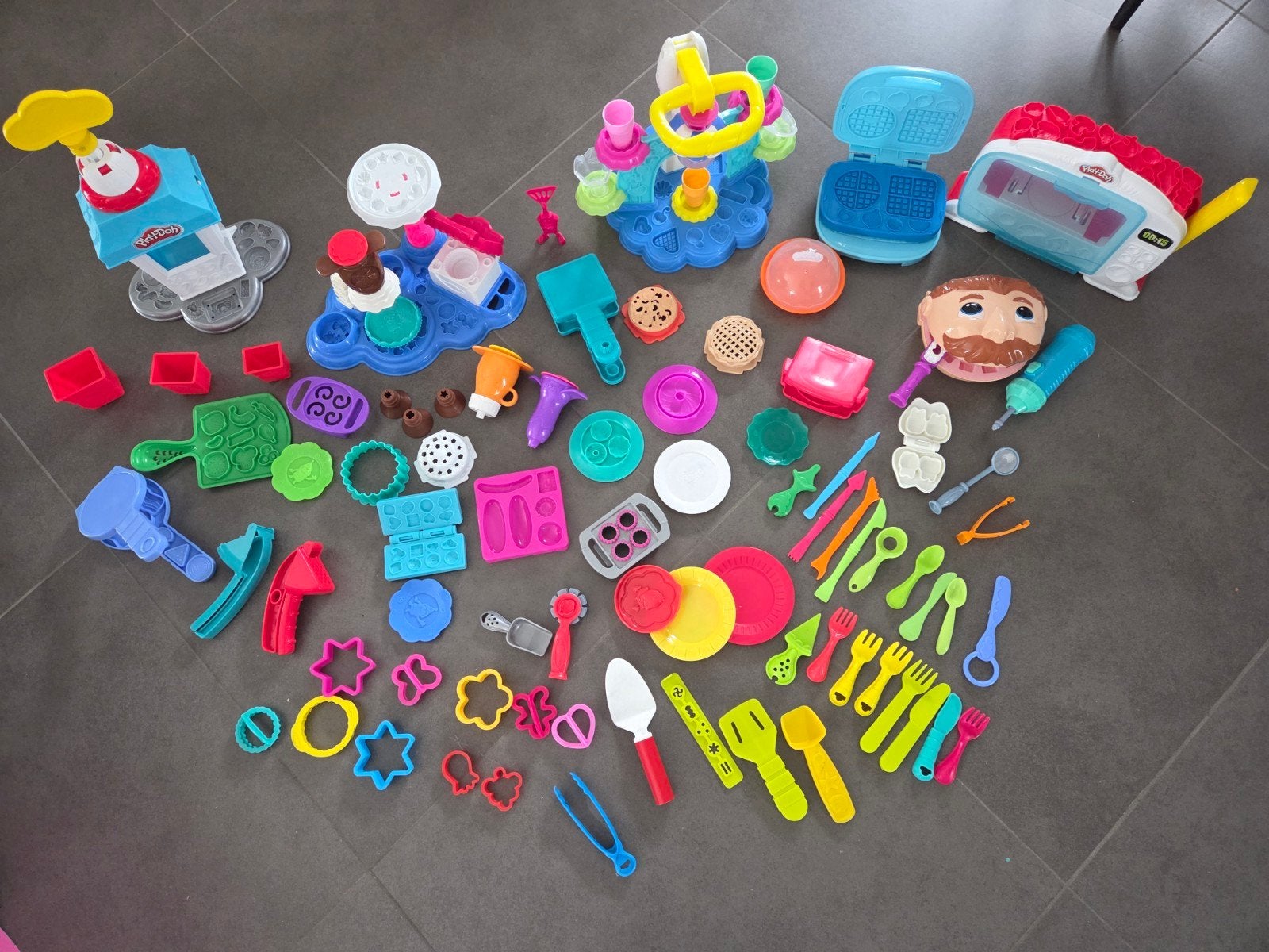 Play Doh sets (zonder boetseerklei), Kinderen en Baby's, Ophalen, Zo goed als nieuw, Knutselen