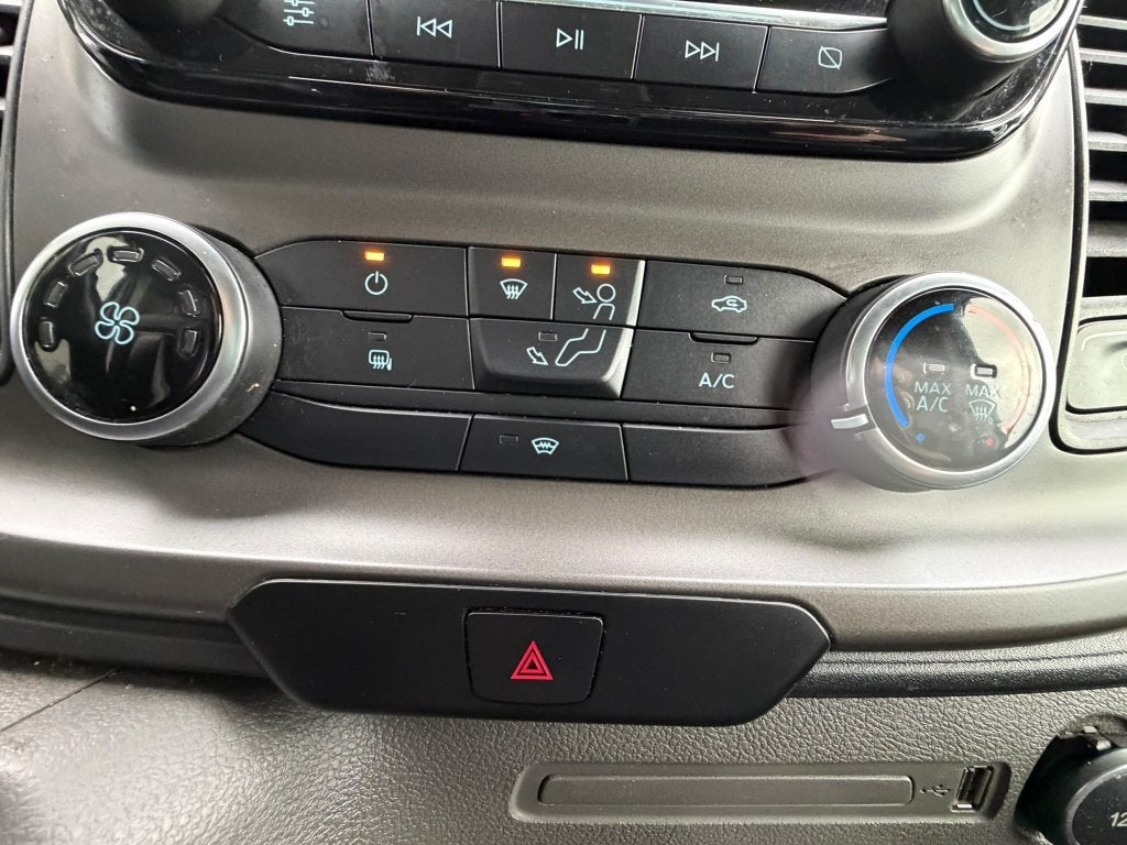 Ford Transit (Stock ID 35356) — 21