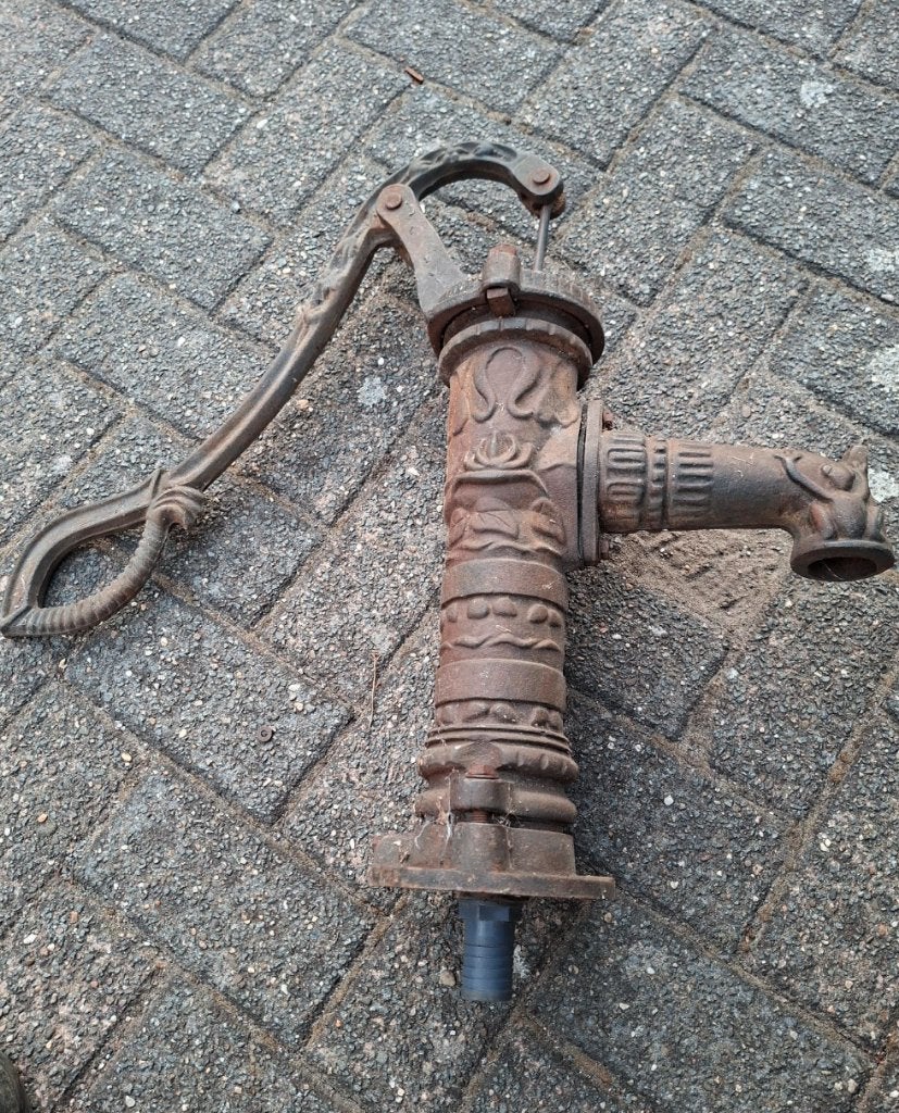 POMPE À EAU ANTIQUE, Enlèvement ou Envoi, Utilisé, Pompe pour citernes d'eau de pluie