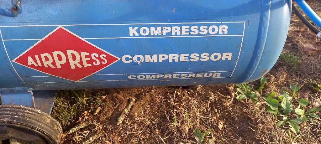 Compressor te koop, Doe-het-zelf en Bouw, Ophalen, Gebruikt, Mobiel