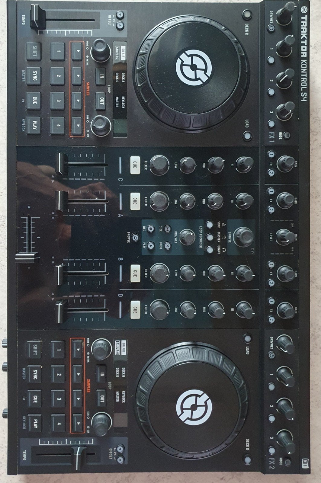 traktor s4 mk1 fonctionne parfaitement, Musique & Instruments, Enlèvement, Comme neuf, DJ-Set