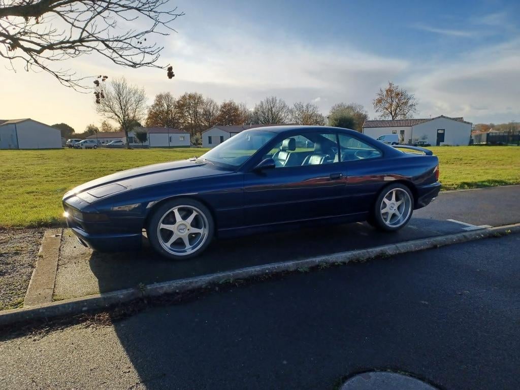 BMW 850i V12 (E31) — 1990 — Volledige restauratie, Auto's, BMW, Particulier, Benzine, Automaat, Blauw, Blauw, Leder, Ophalen