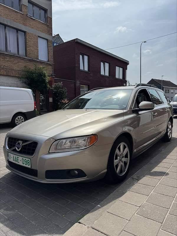 Volvo V70 1.6l, Autos, Volvo, Particulier, V70, ABS, Airbags, Air conditionné, Alarme, Bluetooth, Ordinateur de bord, Verrouillage central