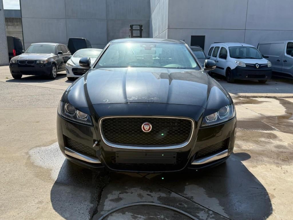 Jaguar XF 2.0D E ** ENGINE BROKEN ** export **, Auto's, Jaguar, Automaat, Achterwielaandrijving, 4 cilinders, 109 g/km
