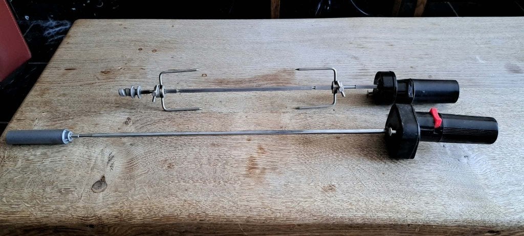 Lot de 2 tournes broche avec moteur " à piles", Enlèvement ou Envoi