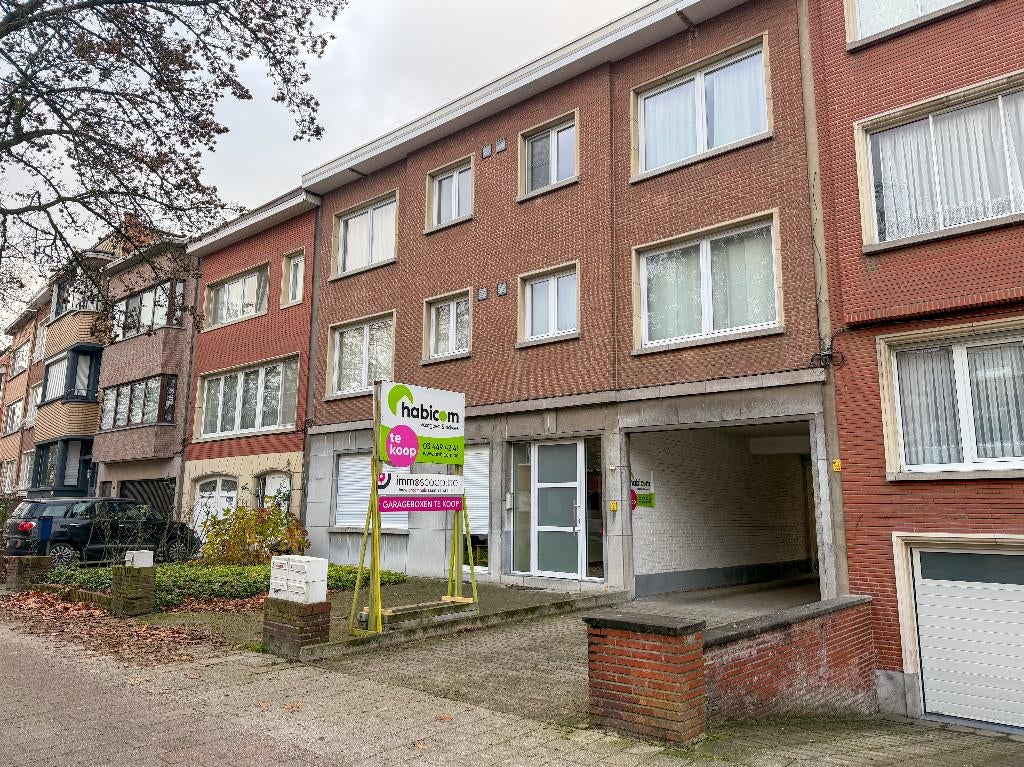 17 garages in garagecomplex te Mortsel, Provincie Antwerpen