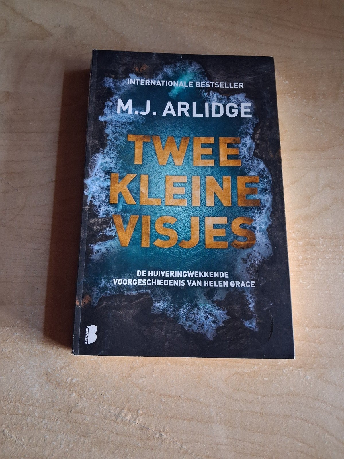 Twee kleine visjes, Enlèvement, Neuf, M.J. Arlidge