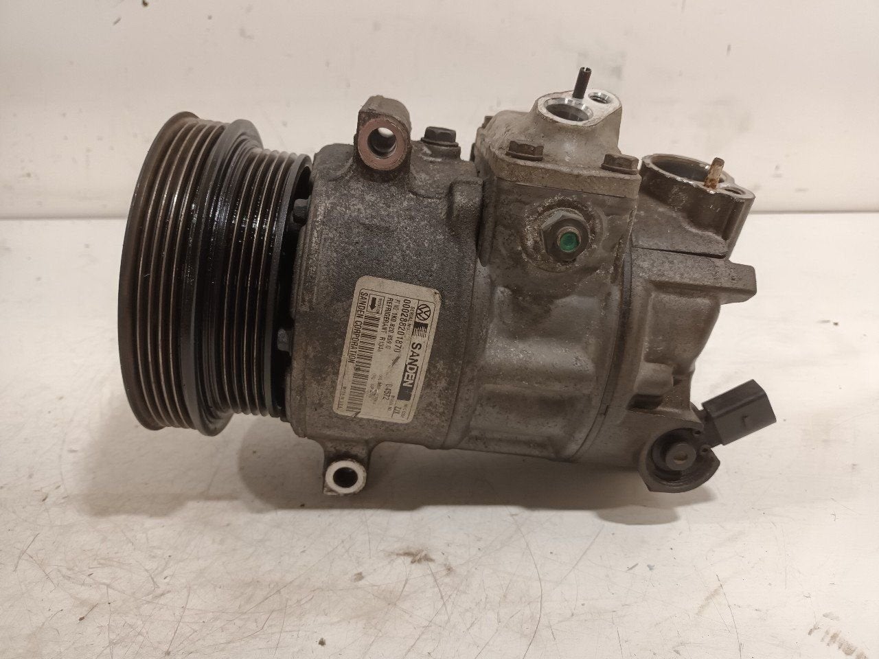 Airco pomp Volkswagen Jetta, Onderdelen@venauto.nl, Van der Ven Autorecycling B.V., Gebruikt, Ettenseweg 76, 4706 PB Roosendaal, The Netherlands