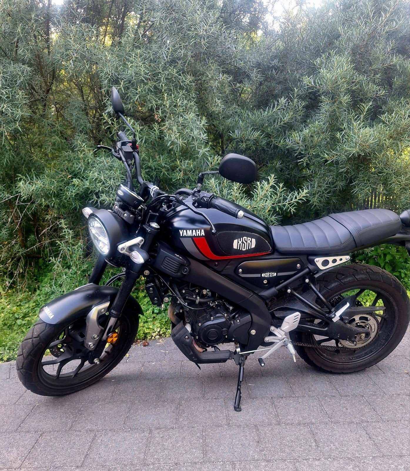 Yamaha XSR 125 cc, Particulier, Naked bike