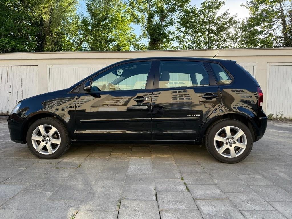 Volkswagen polo à vendre en parfait état, Autos, Achat, Entreprise, Noir, 5 portes