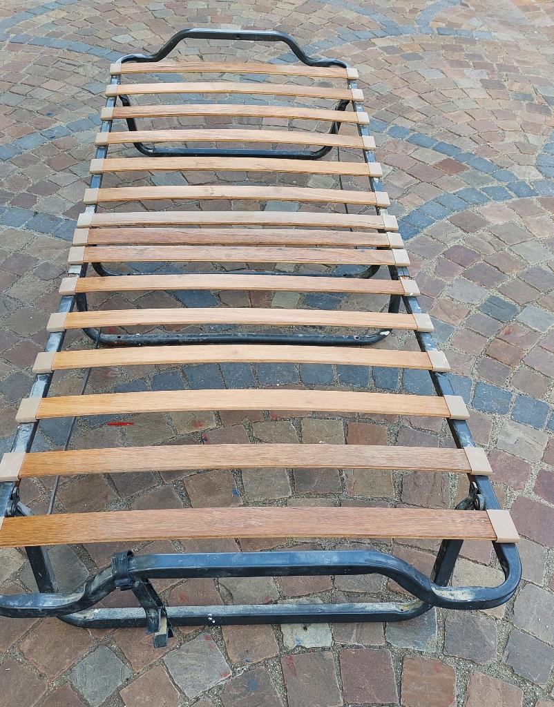 Prix 15 euro Lit pliable bonne état à ransart, Maison & Meubles, Enlèvement, Utilisé