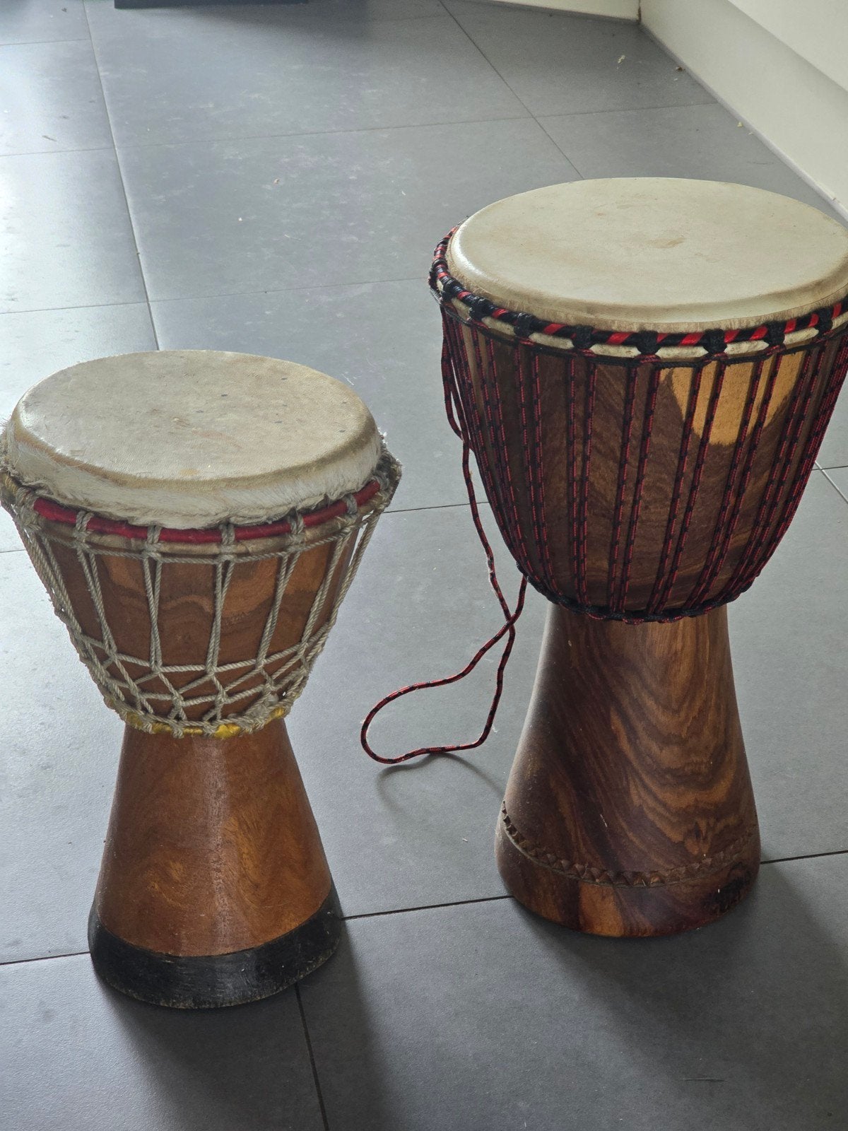 Djembe 2 stuks (39cm en 46cm), Muziek en Instrumenten, Ophalen of Verzenden