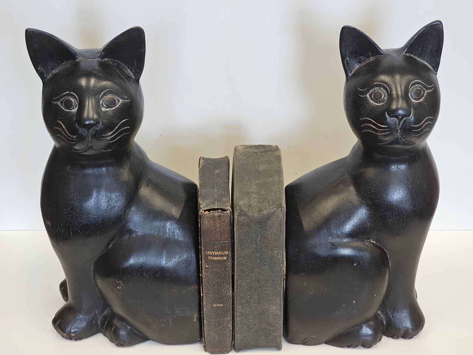 Serre-livres vintage en bois noir foncé pour chat, Enlèvement ou Envoi