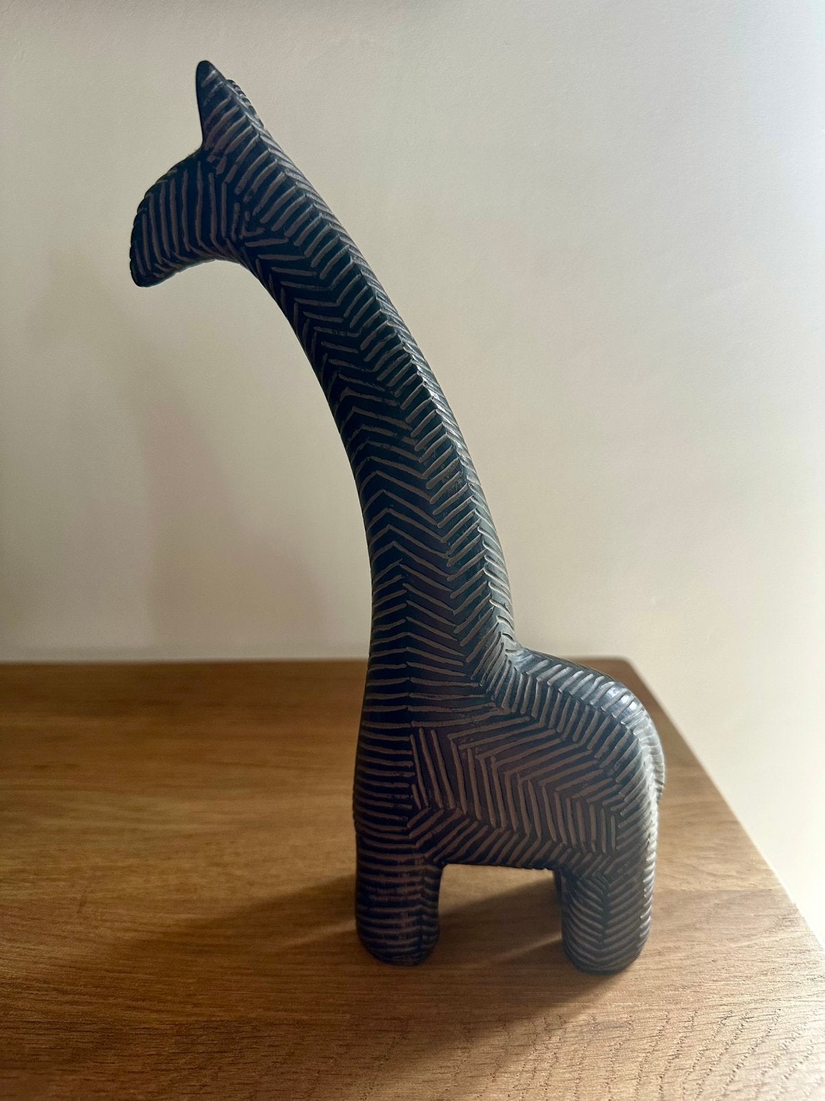 Decoratief giraffe beeld – zwart/brons – kunsthars/composiet, Ophalen of Verzenden, Beeld, Zwart, Overige materialen