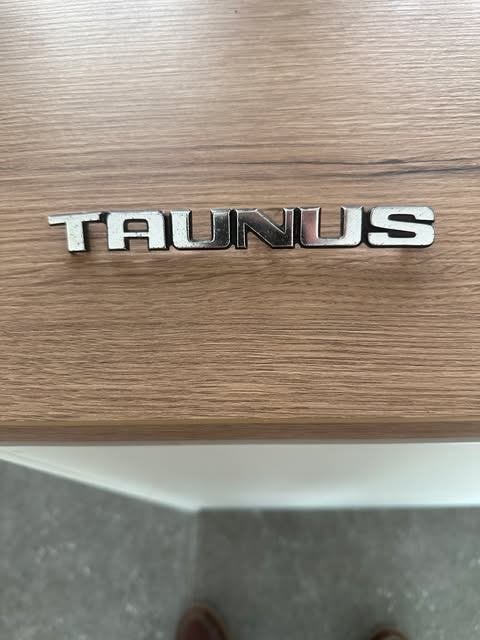 Taunus Ford embleem metaal, Ophalen of Verzenden, Gebruikt, Auto's