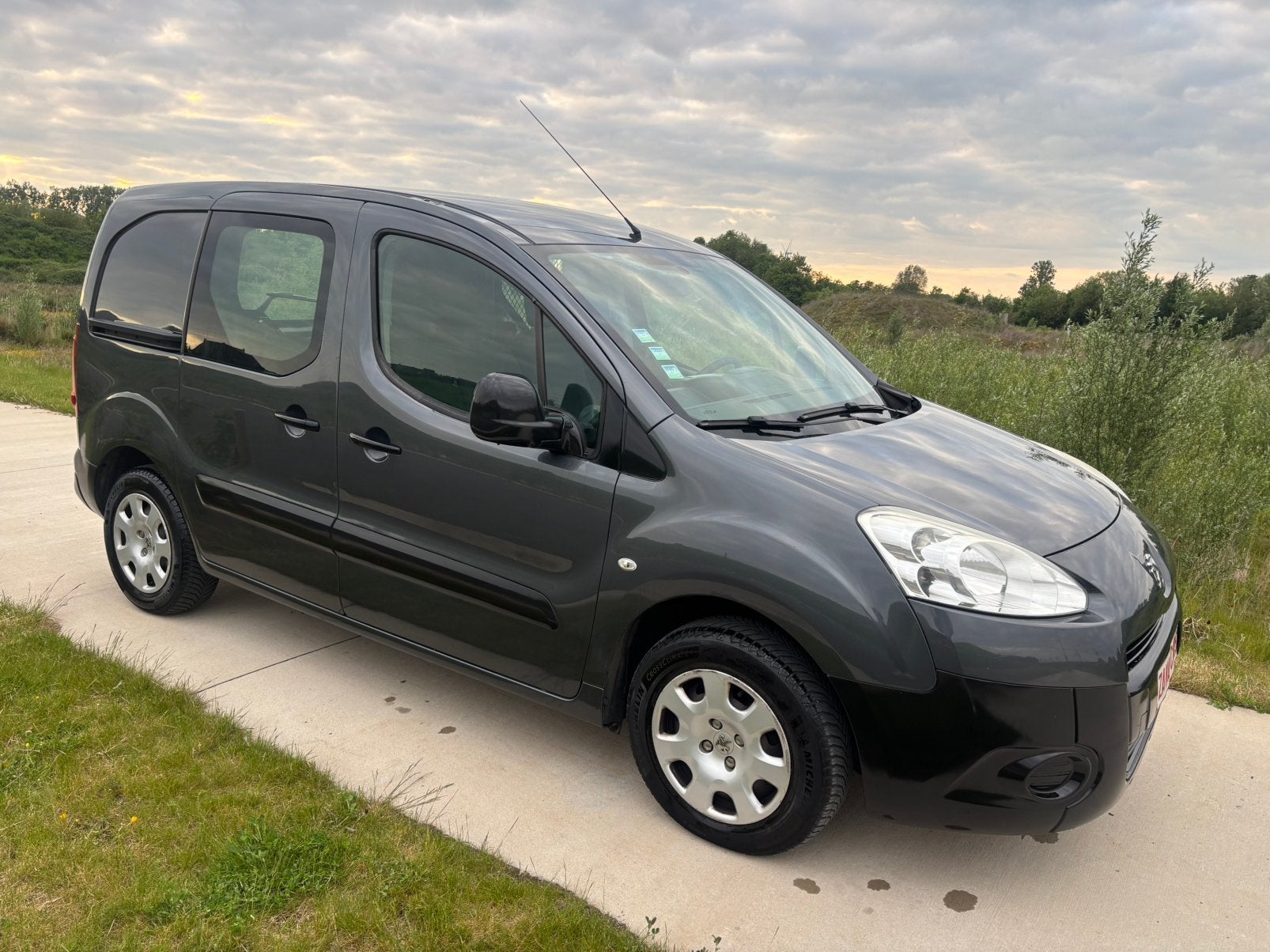 Peugeot Partner 1.6HDI•3PLACES•UTILITAIR AIRCO•GARANTIE, Autos, Achat, 4 portes, Entreprise, 3 places