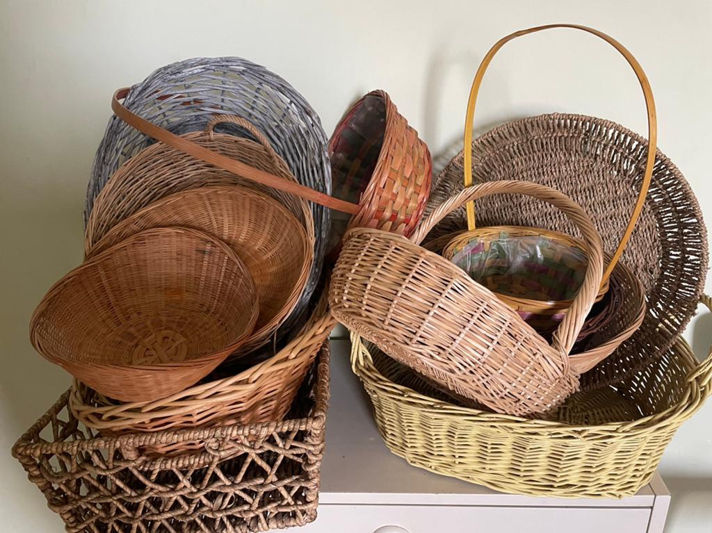 Rieten manden, Huis en Inrichting, Woonaccessoires | Schalen en Manden, Ophalen, Zo goed als nieuw