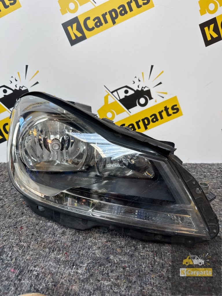 Mercedes C-Klasse w204 Koplamp Rechts A2048209659, Auto-onderdelen, Gebruikt, Mercedes-Benz AG, Mercedes-Benz, Mercedesstrasse 120
70372  Stuttgart, DE