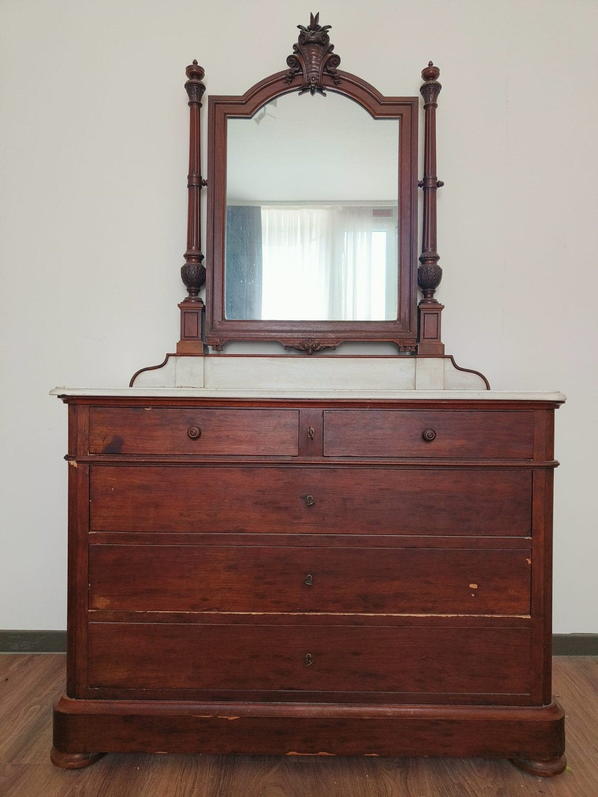 Gratis commode / lavabo van +/- 1830, Ophalen