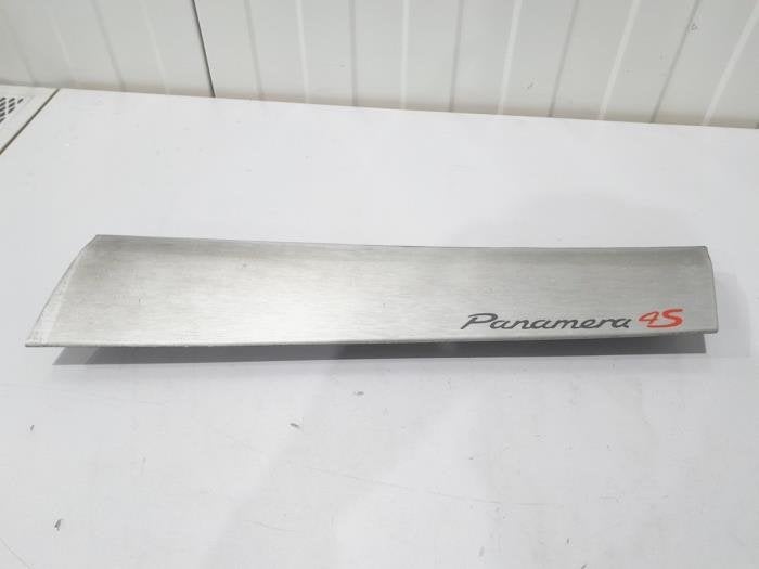 Bande décorative de tableau de bord d'un Porsche Panamera, -, Porsche, 3 mois de garantie, Utilisé
